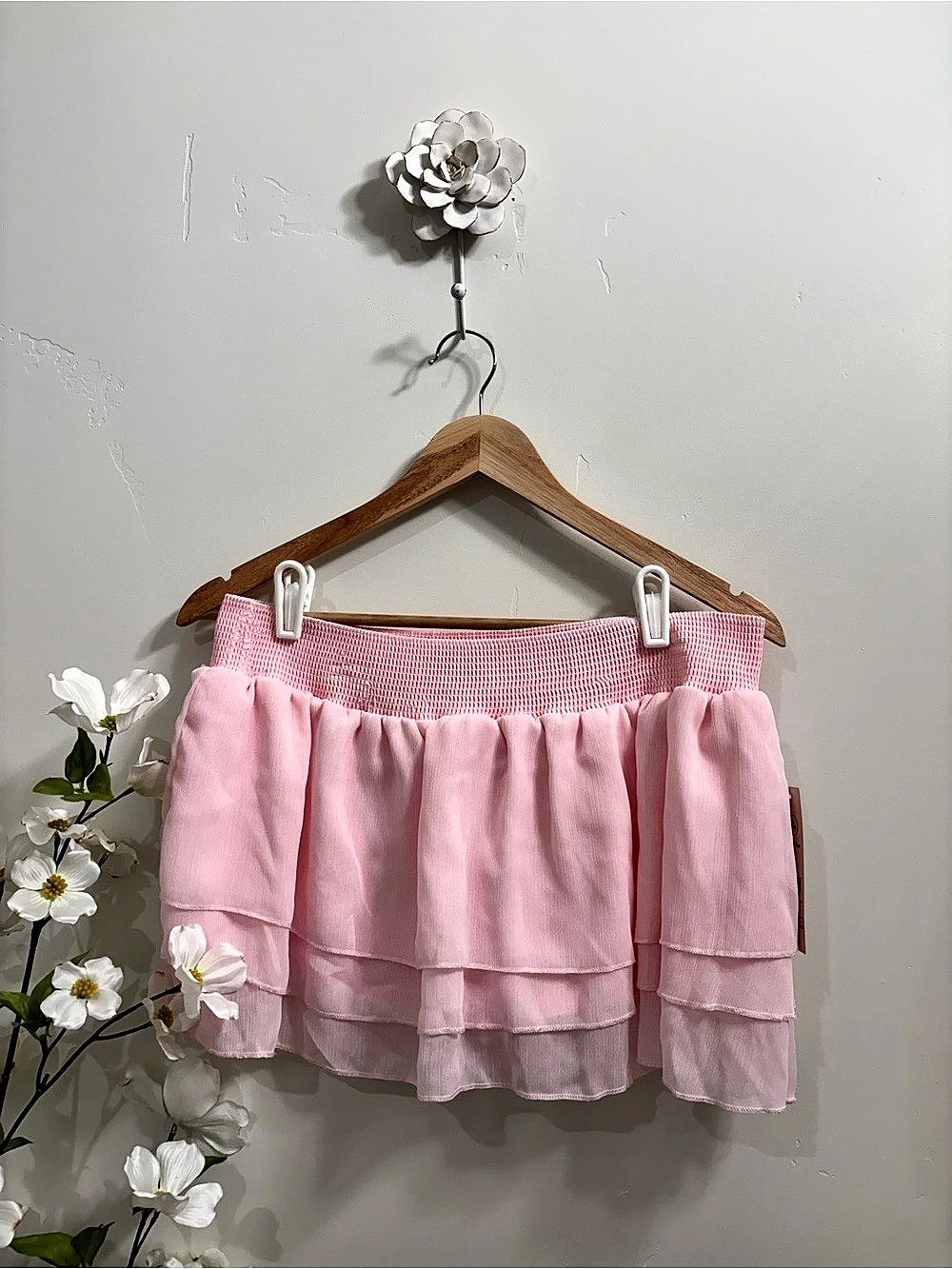 High Rise Pink Ruffle Skort Size Medium - Picture 2 of 6